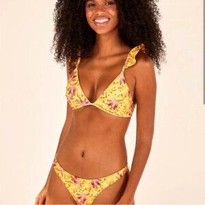 NWT Farm Rio Banana Sunshine Bikini set fits like a small